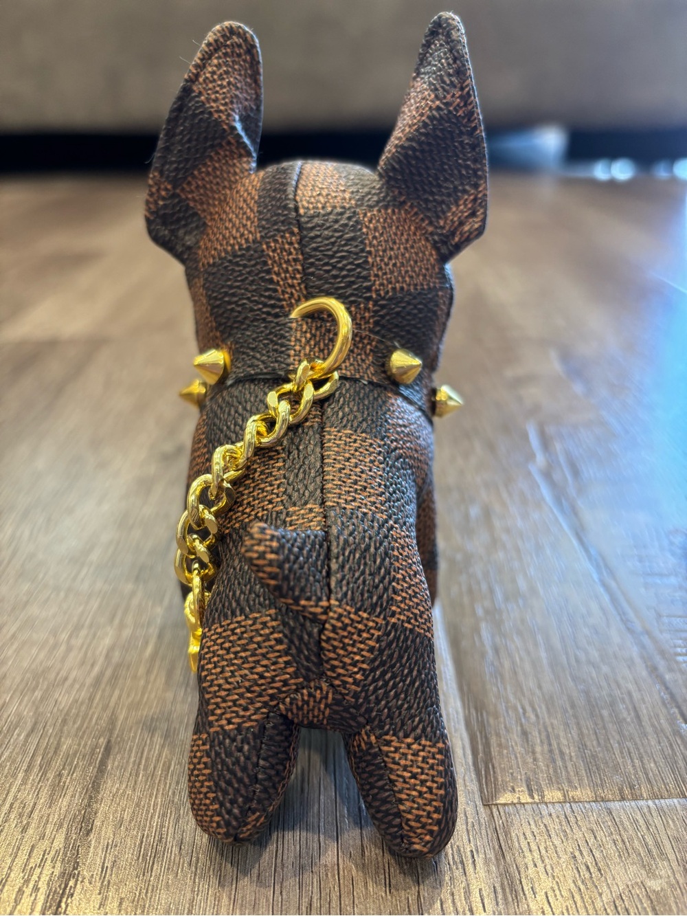 French Bulldog Checkered Bag Charm Keychain Brown Gold Stud Collar NWT - Picture 4 of 6